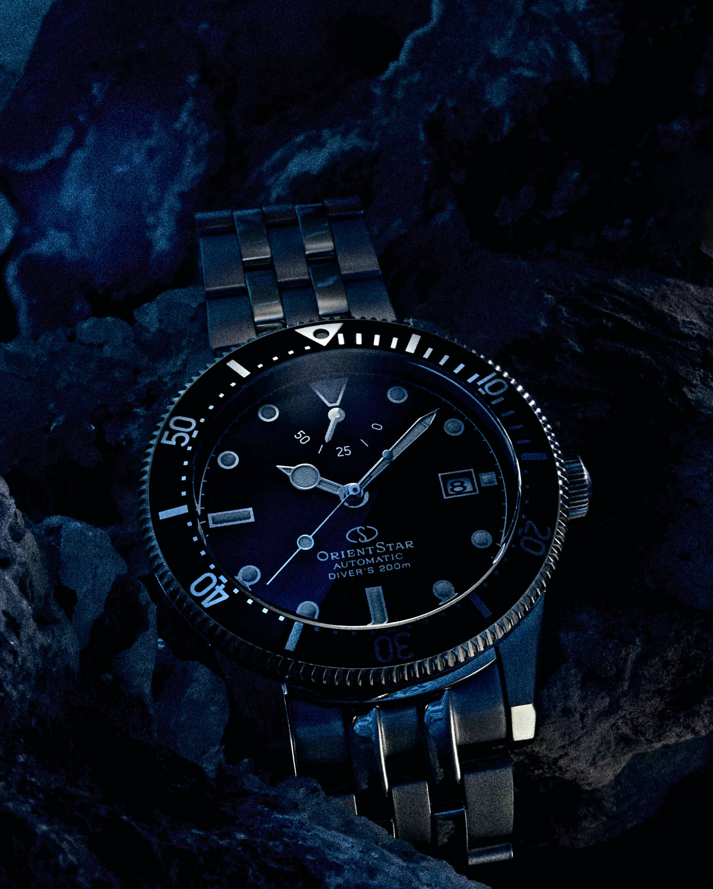 Orient quartz best sale diver watch