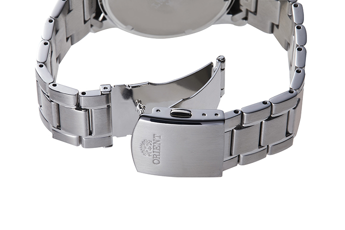 ORIENT: Quartz Sports Watch, Metal Strap - 42mm (RA-KV0001B)