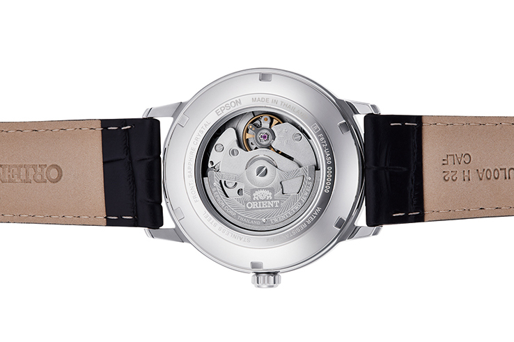 ORIENT: Moderne mechanische Uhr, Lederband – 41,6 mm (RA-AC0F12S)
