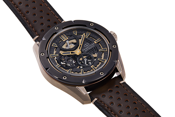 ORIENT STAR: Mecánico Sports Reloj, Cuero Correa - 42.6mm (RE-AV0A04B)