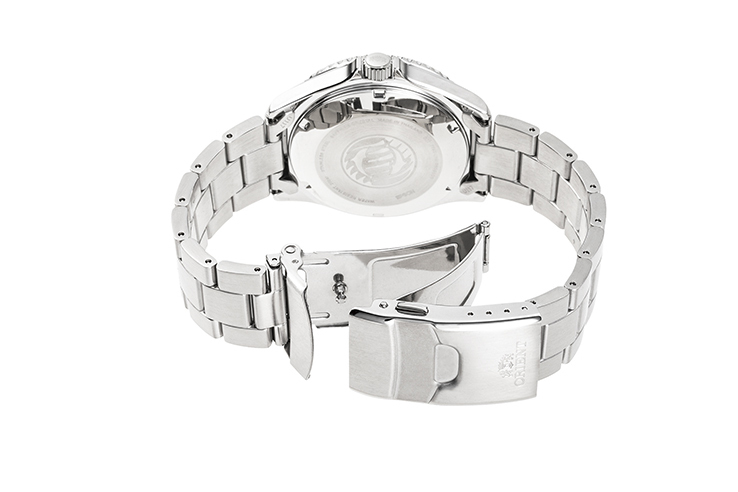 ORIENT: Mechanical Sports Watch, Metal Strap - 41.8mm (RA-AA0814R)