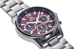 ORIENT: Quartz Sports Watch, Metal Strap - 42mm (RA-KV0004R)