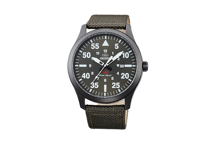 ORIENT: Quartz Sports Watch, Leather Strap - 42.0mm (UNG2004F)