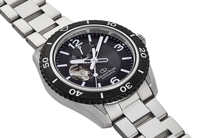 ORIENT STAR: Mechanical Sports Watch, Metal Strap - 43.2mm (RE-AT0101B)