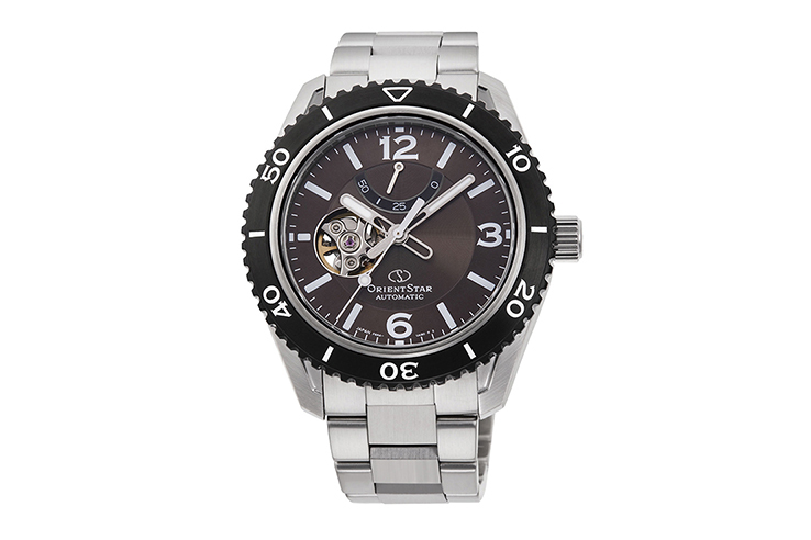ORIENT STAR: Mechanical Sports Watch, Metal Strap - 43.2mm (RE-AT0102Y)