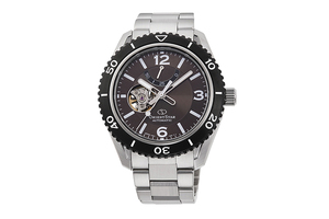 ORIENT STAR: Mechanical Sports Watch, Metal Strap - 43.2mm (RE-AT0102Y)