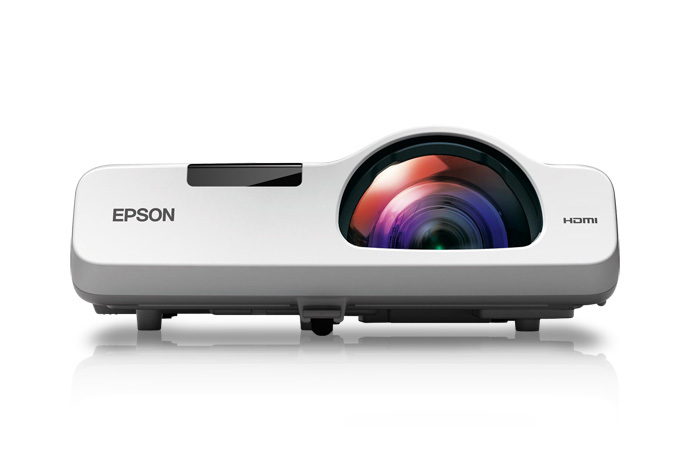 Epson amplía su oferta para el aula con una nueva gama de proyectores de corta  distancia