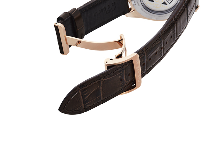 ORIENT STAR: Mechanical Sports Watch, Leather Strap - 43.2mm (RE-AT0103Y)