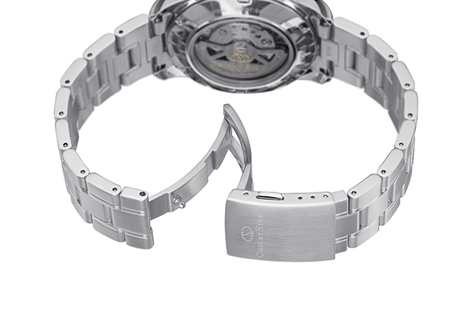 ORIENT STAR: Mechanical Contemporary Watch, Metal Strap - 39.3mm (RE-AT0001L)
