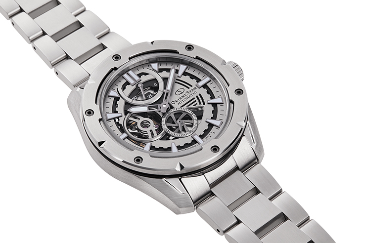 ORIENT STAR: Mechanical Contemporary Watch, Metal Strap - 42.6mm (RE-AV0A02S)