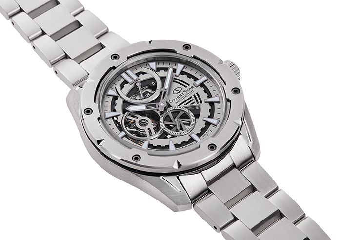 ORIENT STAR: Mechanical Sports Watch, Metal Strap - 43.2mm (RE-AV0A02S)