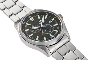 ORIENT: Mechanical Sports Watch, Metal Strap - 42.4mm (RA-AK0402E)