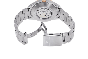 ORIENT STAR: Mechanical Contemporary Watch, Metal Strap - 42.0mm (RE-AU0401S)