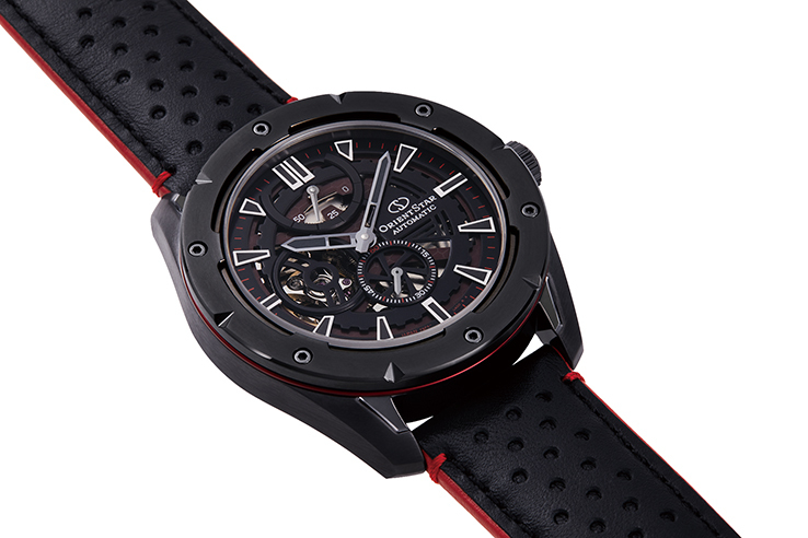ORIENT STAR: Mechanical Sports Watch, Leather Strap - 42.6mm (RE-AV0A03B)
