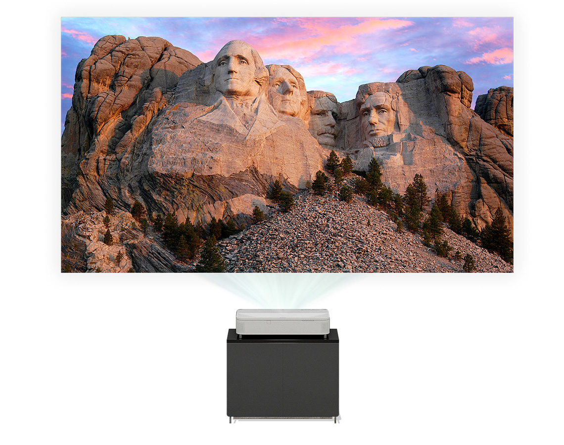 A projected image of Mount Rushmore.