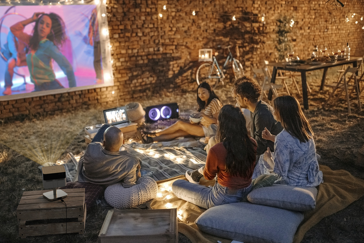 LifeStudio EF-72 GoogleTV™ Laser Projector