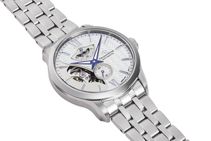 ORIENT STAR: Mechanical Contemporary Watch, Metal Strap - 41.0mm (RE-AV0B01S)
