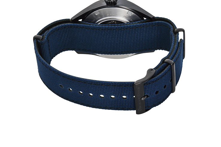 ORIENT STAR: Mechanical Sports Watch, Nylon & Nylon Strap - 41.omm (RE-AU0207L)