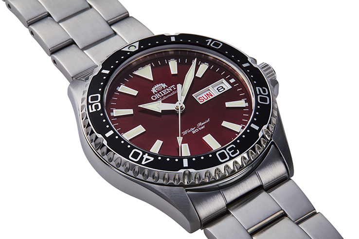 ORIENT: Mechanical Sports Watch, Metal Strap - 41.8mm (RA-AA0003R)