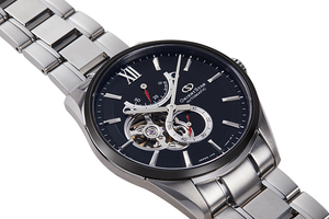 ORIENT STAR: Mechanical Contemporary Watch, Metal Strap - 41.0mm (RE-HJ0003B)