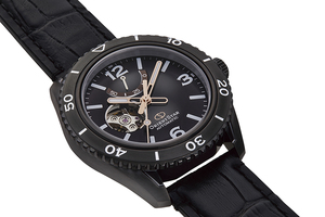 ORIENT STAR: Mechanical Sports Watch, Leather Strap - 43.2mm (RE-AT0105B)
