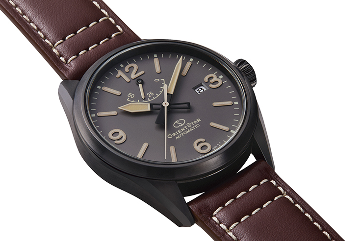 ORIENT STAR: Mechanical Sports Watch, Leather Strap - 41.0mm (RE-AU0202N)