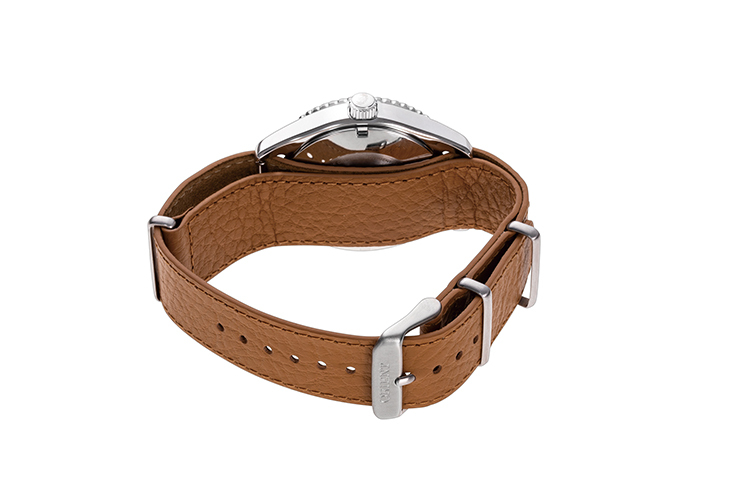 ORIENT: Mechanical Sports Watch, Leather Strap - 39.9mm  (RA-AC0Q05P)