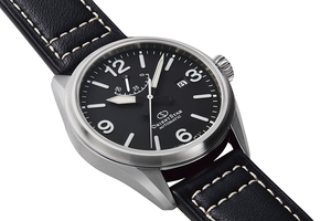 ORIENT STAR: Mechanical Sports Watch, Leather Strap - 41.0mm (RE-AU0203B)