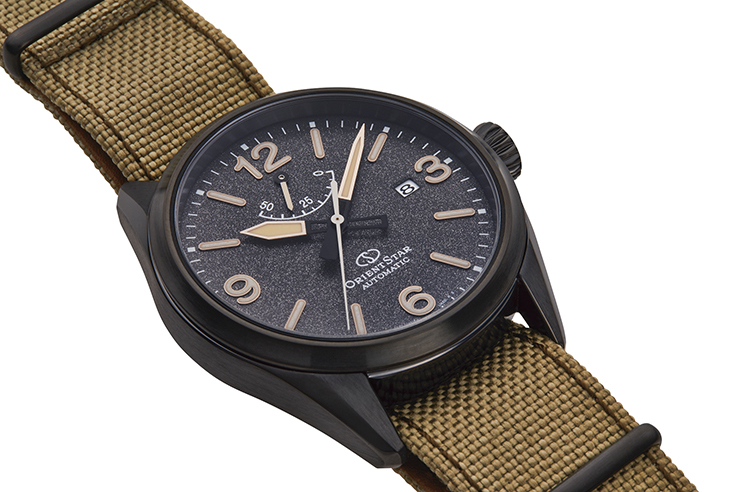 ORIENT STAR: Mechanical Sports Watch, Nylon & Nylon Strap - 41.omm (RE-AU0206B)