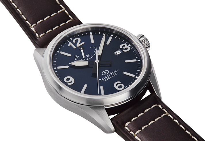 ORIENT STAR: Mechanical Sports Watch, Leather Strap - 41.0mm (RE-AU0204L)