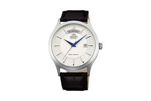 ORIENT: Mechanical Contemporary Watch, Leather Strap - 41.0mm (EV0V004S)