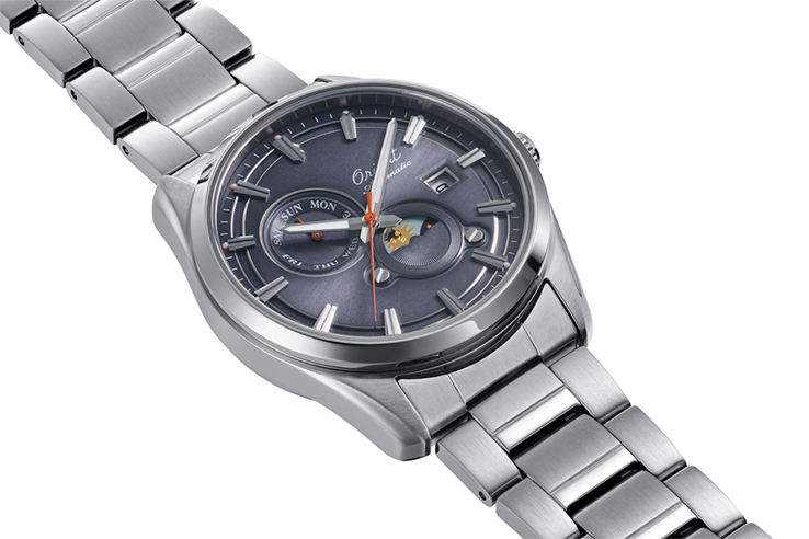 ORIENT: Mechanical Contemporary Watch, Metal Strap - 41.5mm (RA-AK0311N) Limited