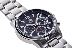 ORIENT: Quartz Sports Watch, Metal Strap - 42mm (RA-KV0001B)