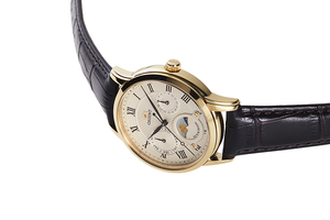 ORIENT: Quartz Classic Watch, Leather Strap - 34.8mm (RA-KA0003S)